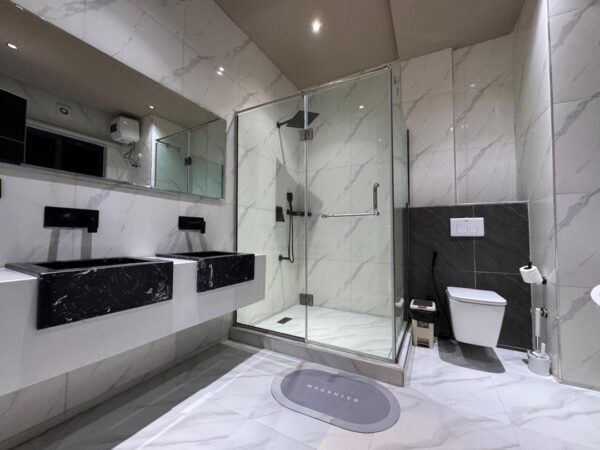 Luxury 2 bedroom apartment - Image 6